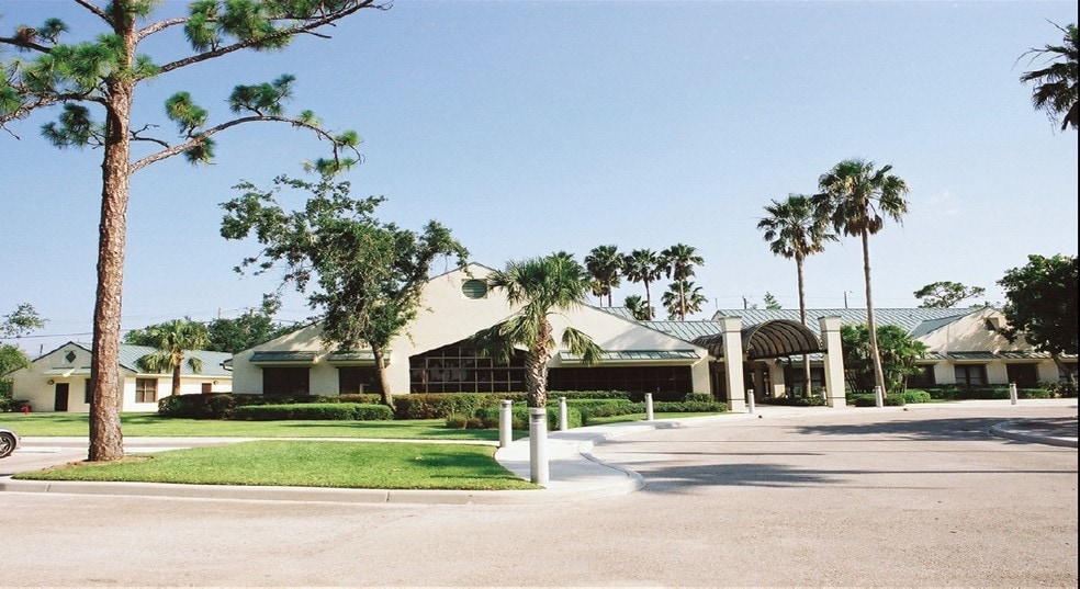 357 Hiatt Dr, Palm Beach Gardens, FL for lease - Primary Photo - Image 1 of 5