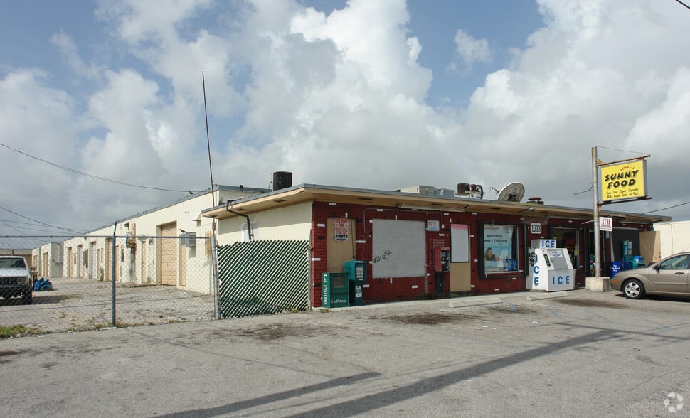 1041 Silver Beach Rd, Riviera Beach, FL for lease - Building Photo - Image 3 of 4
